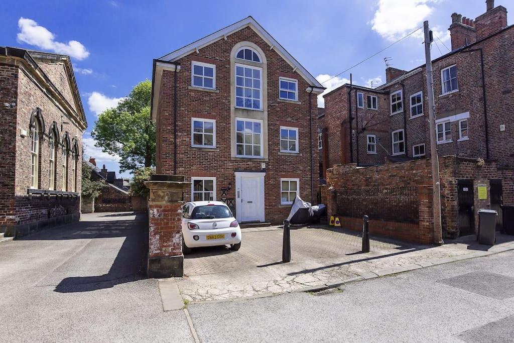 Loveyork Priory Apartment - Central With Parking Exterior foto